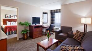 Premium bedding, in-room safe, desk, laptop workspace