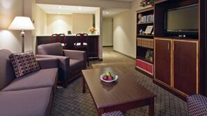Premium bedding, in-room safe, desk, laptop workspace