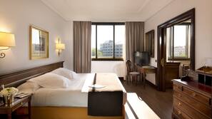 Literie hypoallergénique, minibar, coffre-forts dans les chambres