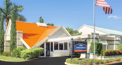 Howard Johnson by Wyndham Vero Beach / Downtown