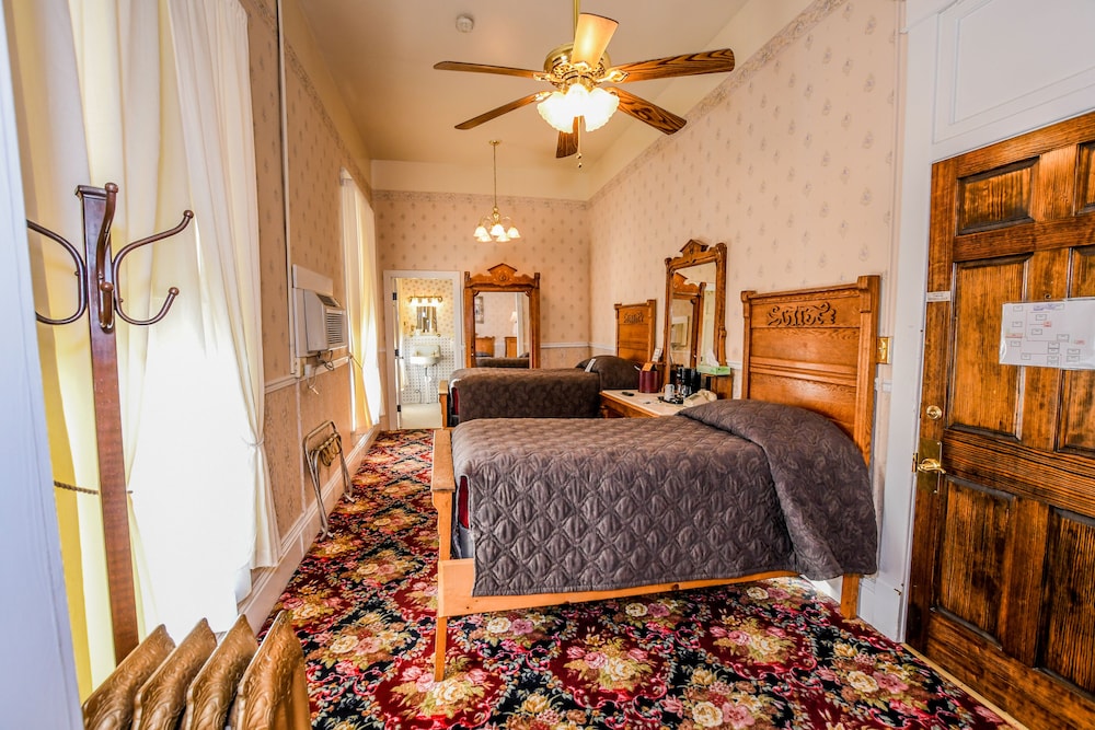 Irma Hotel