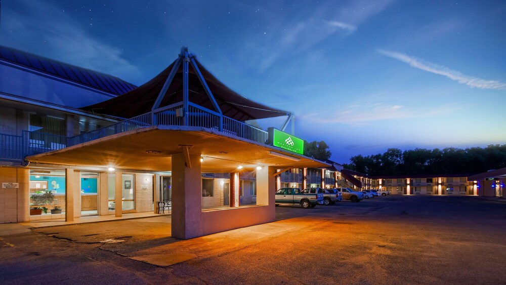 13 Best PetFriendly Hotels In Salina, Kansas Updated 2024 Trip101