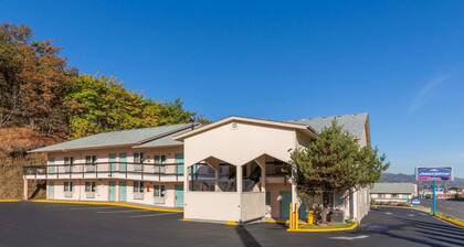 Howard Johnson by Wyndham Roseburg