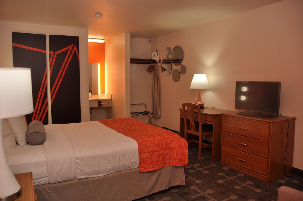 Howard Johnson by Wyndham Roseburg in Roseburg Best Rates & Deals on