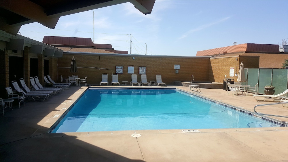 Mirabeau Park Hotel & Convention Center in Spokane  Best Rates & Deals