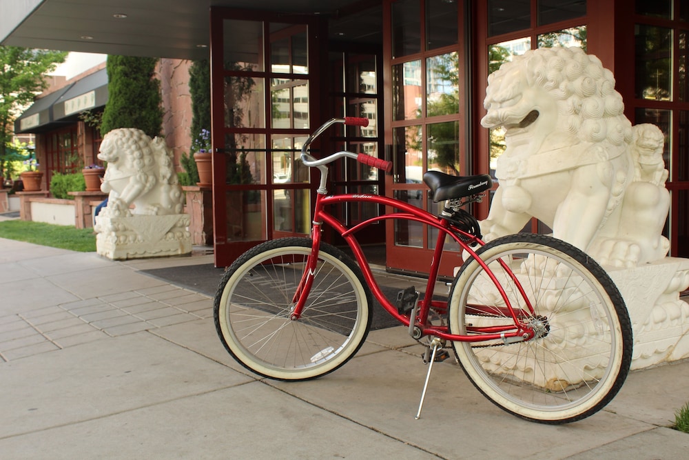 Bicycling, Warwick Denver