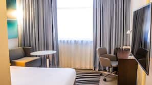 Ropa de cama de alta calidad, minibar, caja fuerte y escritorio