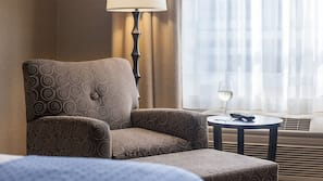 Premium bedding, in-room safe, desk, blackout drapes