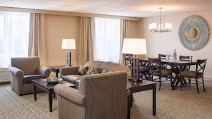 Premium bedding, in-room safe, desk, blackout drapes