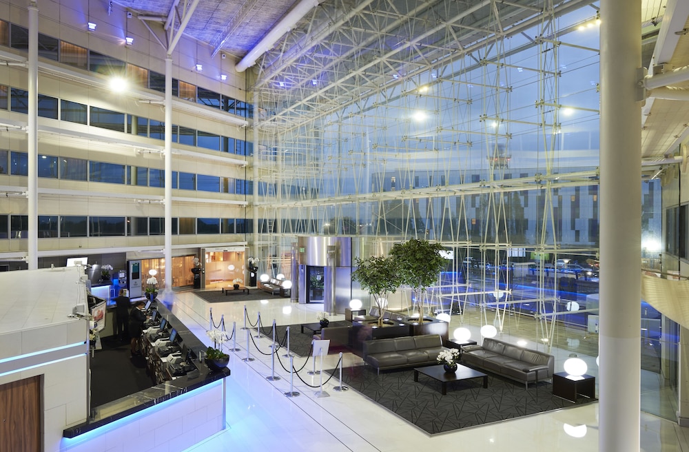 Hilton London Heathrow Airport Hotel 2018 Room Prices 103 Deals Hilton London Heathrow Airport Hotel 4 0 Out Of 5 Featured Image Lobby Reception