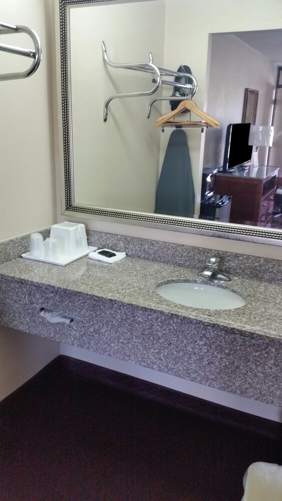 Americas Best Value Inn Nashville Airport S