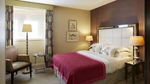 Premium bedding, in-room safe, individually decorated, blackout curtains