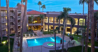 Best Western Plus Scottsdale Thunderbird Suites