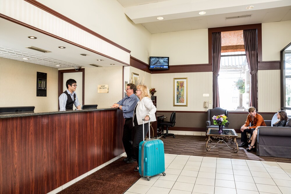 Calgary Airport Hotel In Calgary Cheap Hotel Deals Rates