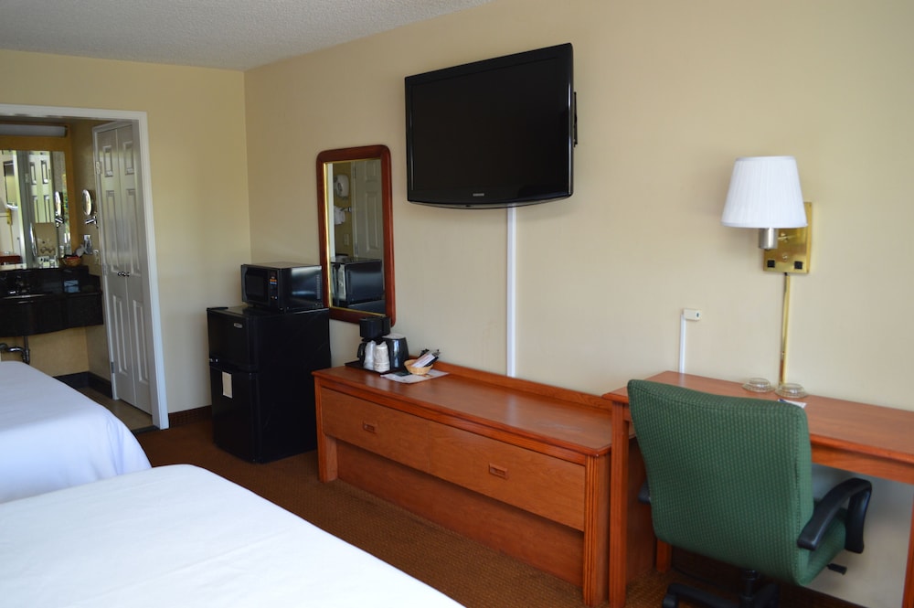 Ontario Airport Inn