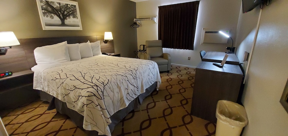 Room, Cottonwood Inn and Conference Center