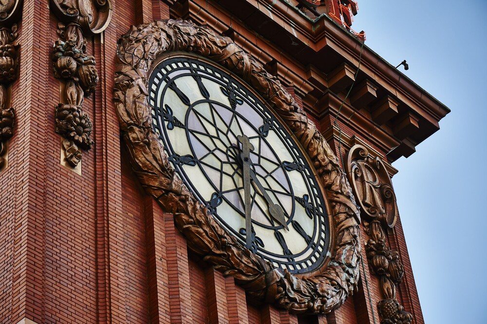 Exterior detail, Kimpton Clocktower