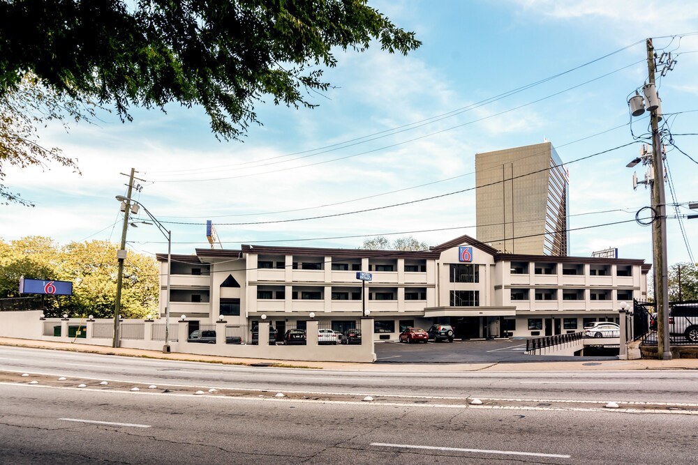 Front of property, Motel 6 Atlanta, GA - Downtown