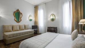 Minibar, una cassaforte in camera, una scrivania