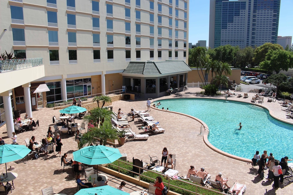 Outdoor pool, Rosen Plaza on International Drive