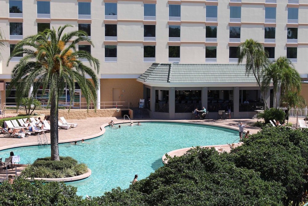 Outdoor pool, Rosen Plaza on International Drive