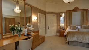 In-room safe, desk, free WiFi, linens