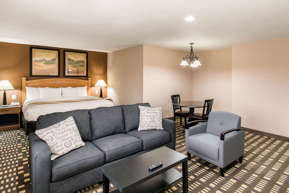 Quality Inn & Suites Plano East - Richardson