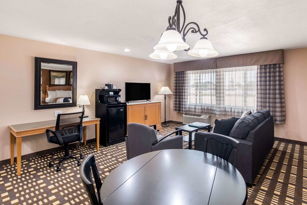 Quality Inn & Suites Plano East - Richardson