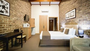 Premium bedding, minibar, desk, blackout curtains