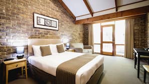 Premium bedding, minibar, desk, blackout curtains