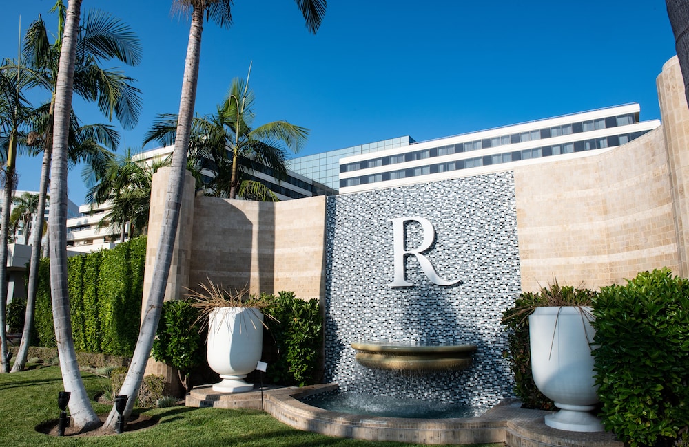 Exterior, Renaissance Newport Beach Hotel