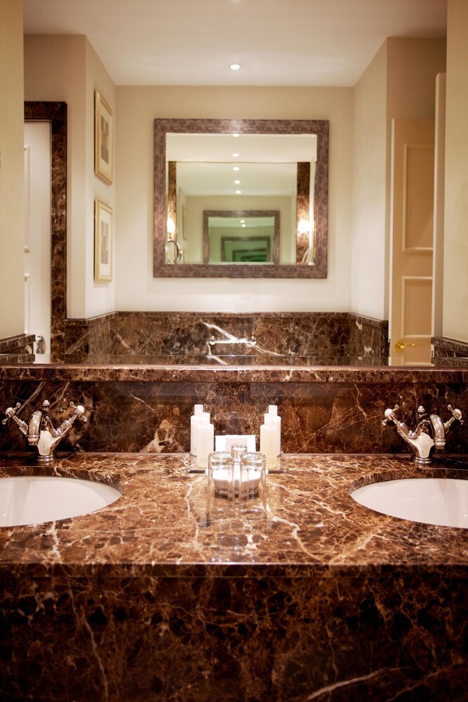 Bathroom sink, The Chester Grosvenor