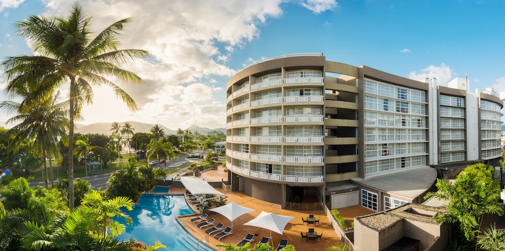 https://www.expedia.co.kr/Cairns-And-Northern-Beaches-Hotels-DoubleTree-By-Hilton-Hotel-Cairns.h7566.Hotel-Information 더블트리 바이 힐튼 호텔 케언즈, 케언스와 북부 비치 | 익스피디아 ...