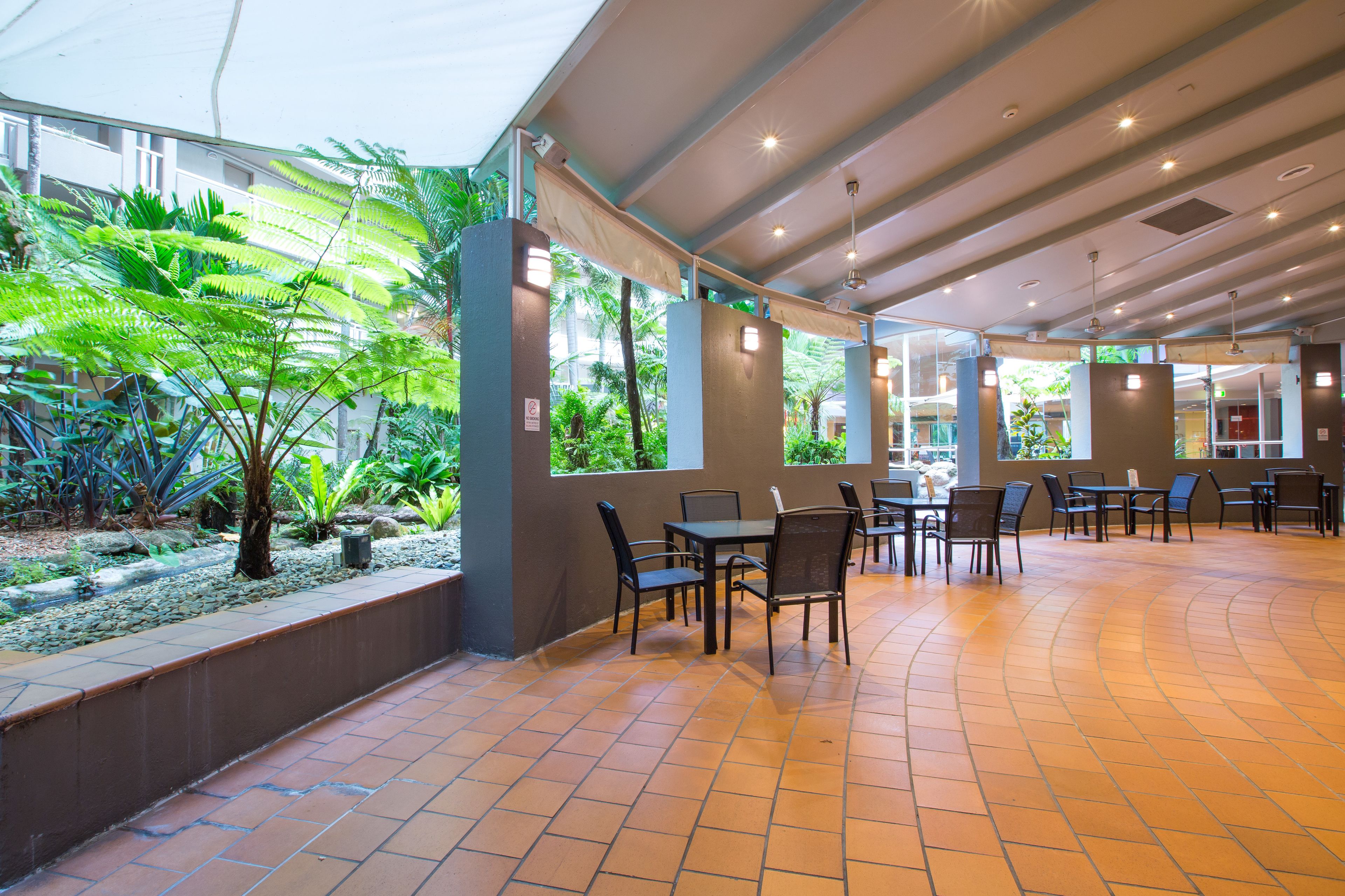DoubleTree by Hilton Hotel Cairns