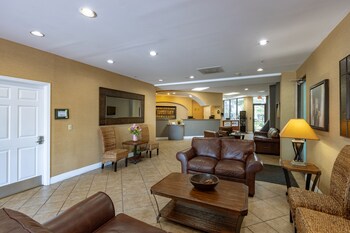 Enclave Hotel Suites Orlando A Staysky Hotel Resort