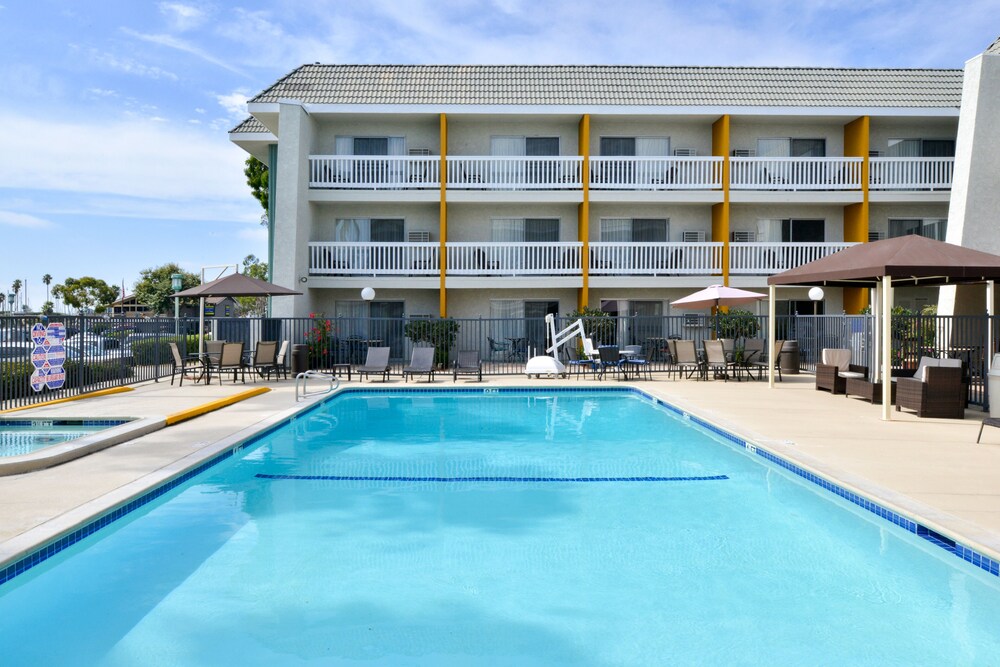 Dana Point Marina Inn in Dana Point | Best Rates & Deals on Orbitz