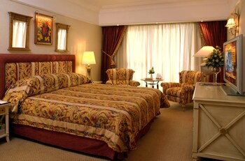 Crowne Plaza Dubai Dubai 2020 Room Prices Reviews Travelocity