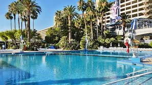 Seasonal outdoor pool, sun loungers
