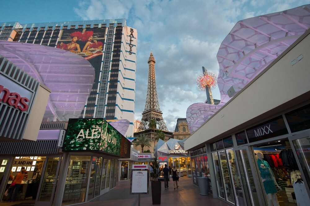 Property amenity, Bally's Las Vegas