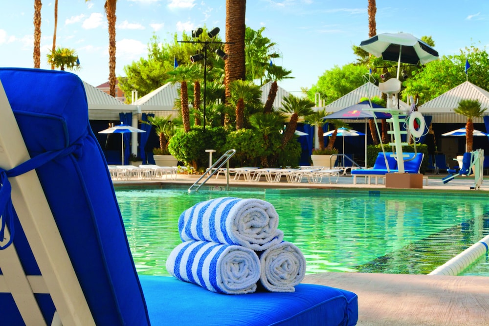 Outdoor pool, Bally's Las Vegas