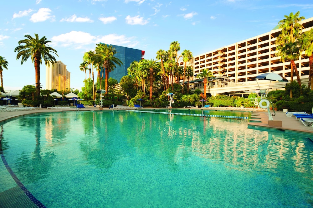 Outdoor pool, Bally's Las Vegas