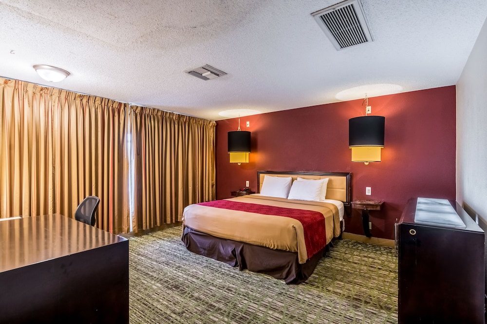 Rodeway Inn & Suites