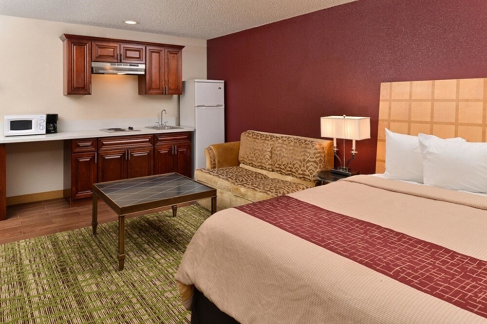 Rodeway Inn & Suites