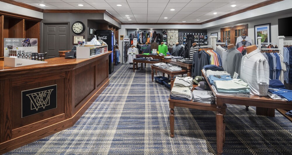 Pro shop, Hilton Chicago/Oak Brook Hills Resort & Conference Center