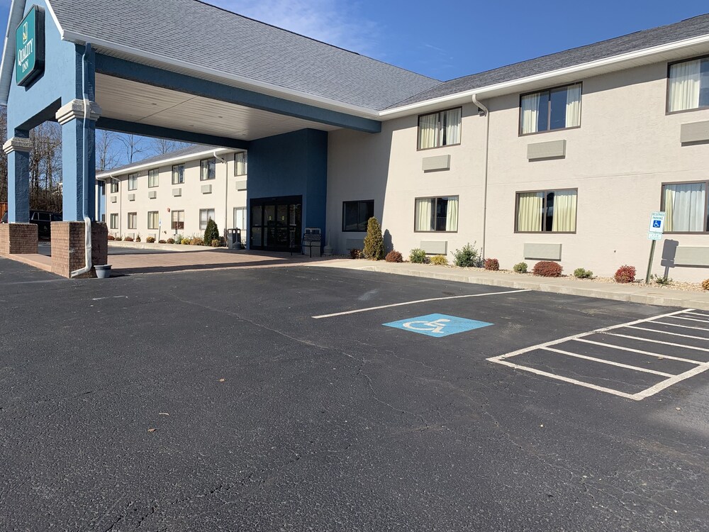 Front of property, Quality Inn