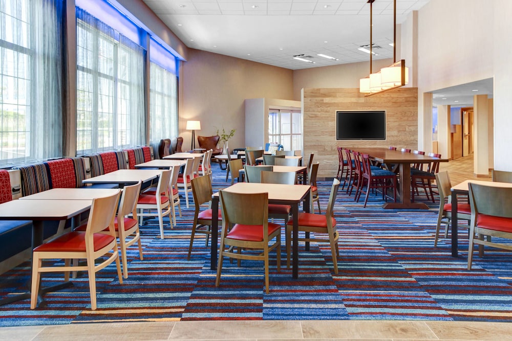 Fairfield Inn & Suites by Marriott Cape Cod Hyannis in Hyannis Best