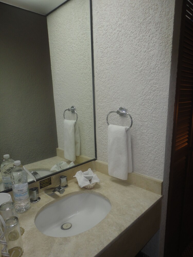 Bathroom, Best Western Posada Del Rio