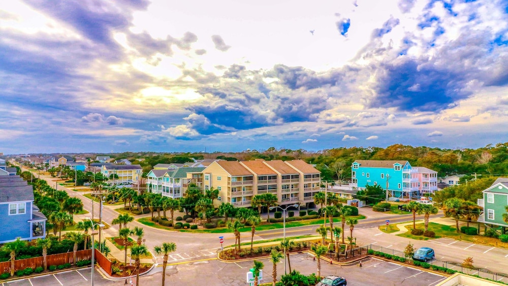 Holiday Inn Oceanfront at Surfside Beach, an IHG Hotel