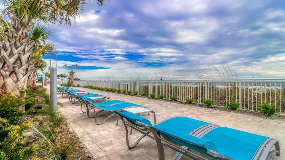 Holiday Inn Oceanfront at Surfside Beach, an IHG Hotel