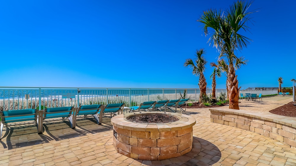 Holiday Inn Oceanfront at Surfside Beach, an IHG Hotel